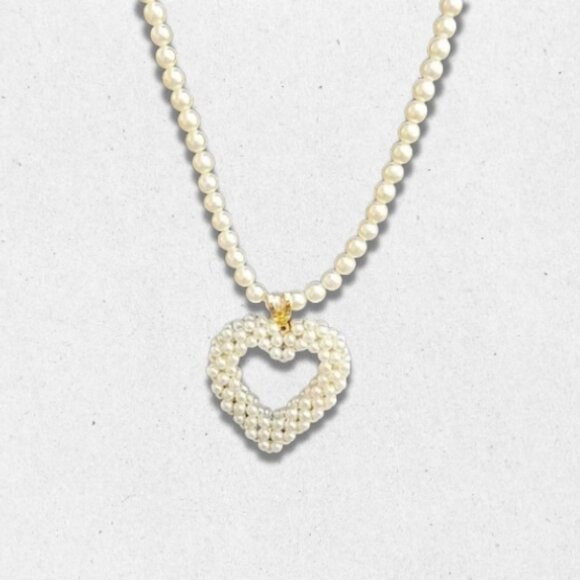 Vintage Faux Pearl  Necklace Heart-Shaped Pendant Barrel Clasp Closure White W O - Picture 2 of 5